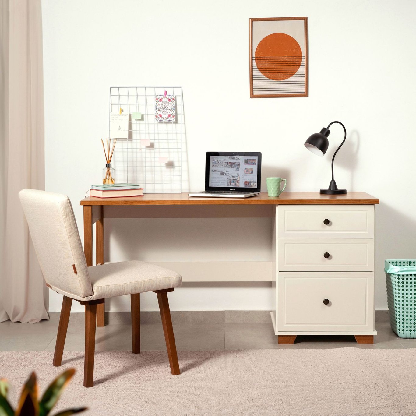 Escrivaninha Mesa Escritório 150cm 3 Gavetas Madeira Maciça Pinus Ananda CabeCasa MadeiraOriginals Off-White/Mel